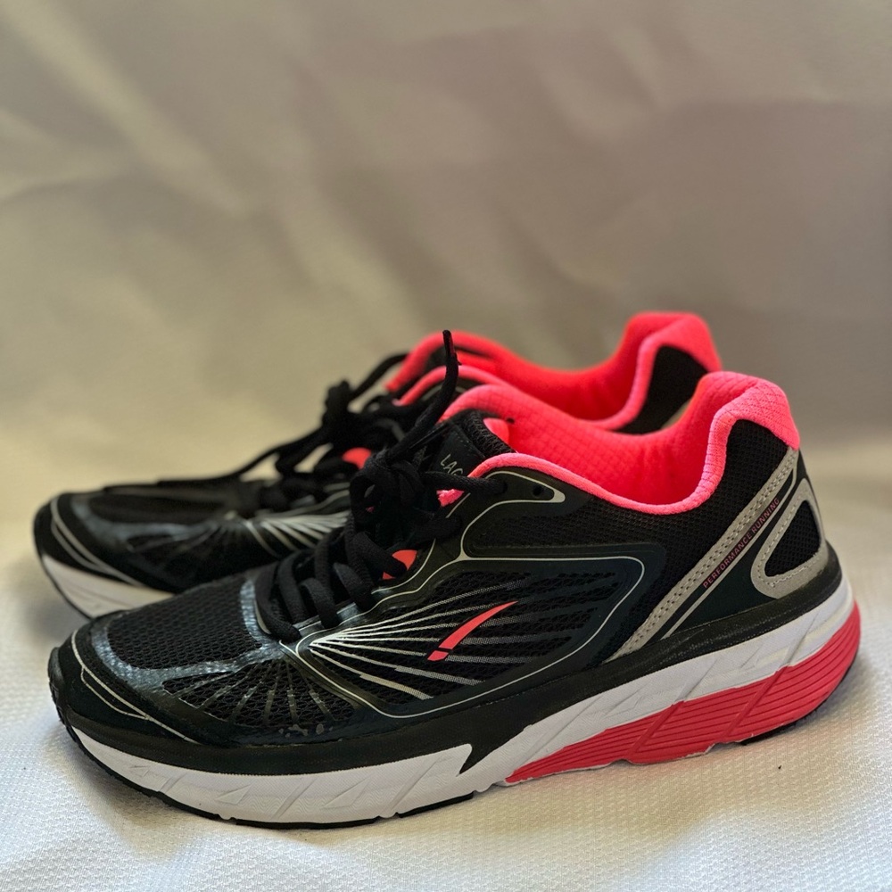 L.A. Gear Black and Pink Athletic Shoes